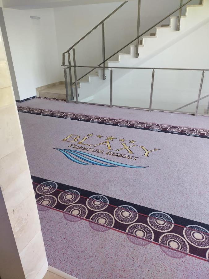 Blaxy Resort Stefi Cu Acces La Piscine Gratuit Douăzeci şi Trei August Buitenkant foto