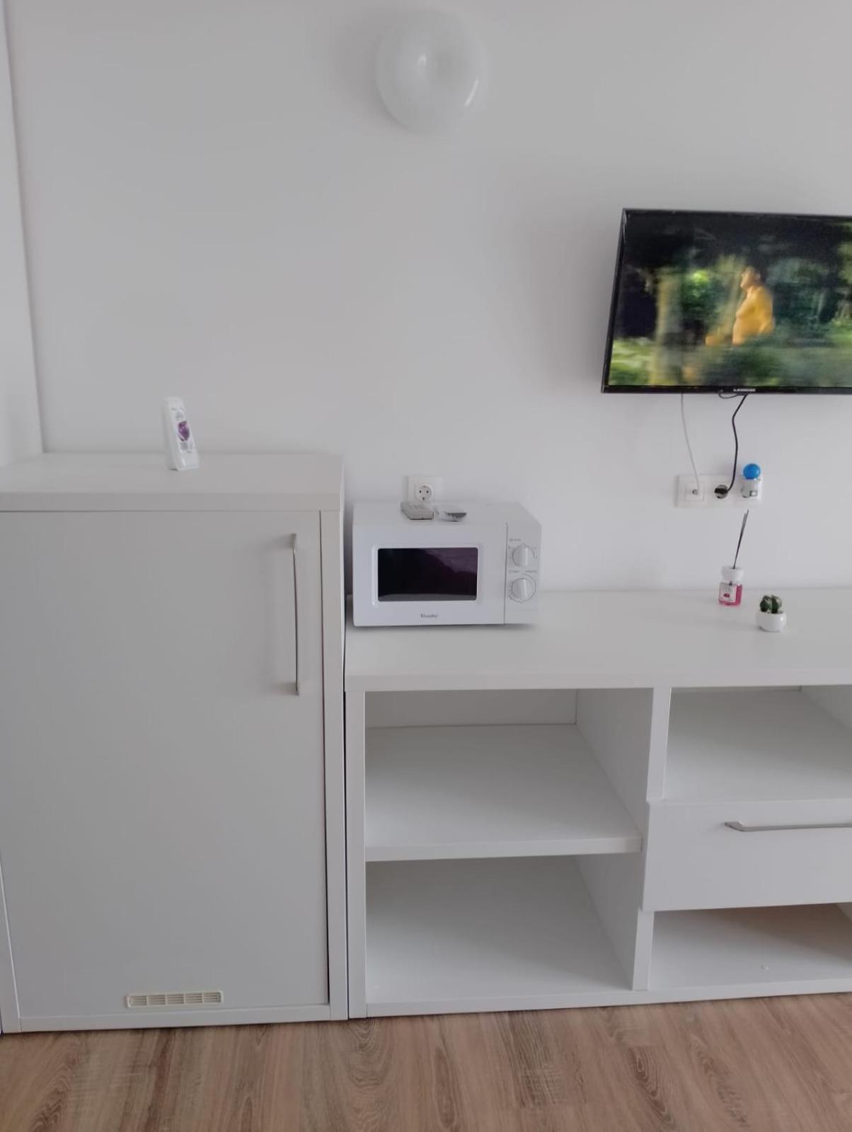 Blaxy Resort Stefi Cu Acces La Piscine Gratuit Douăzeci şi Trei August Buitenkant foto